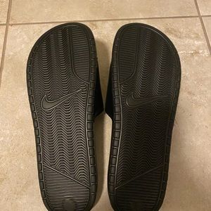 Nike Slides - Black and Gold
